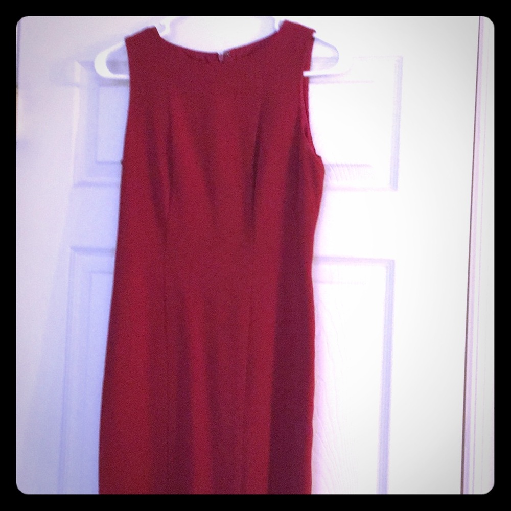 Classic sheath dress. Gorgeous shade of red